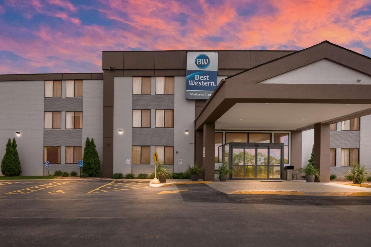 Best Western Waukesha Grand Pewaukee Bagian luar foto