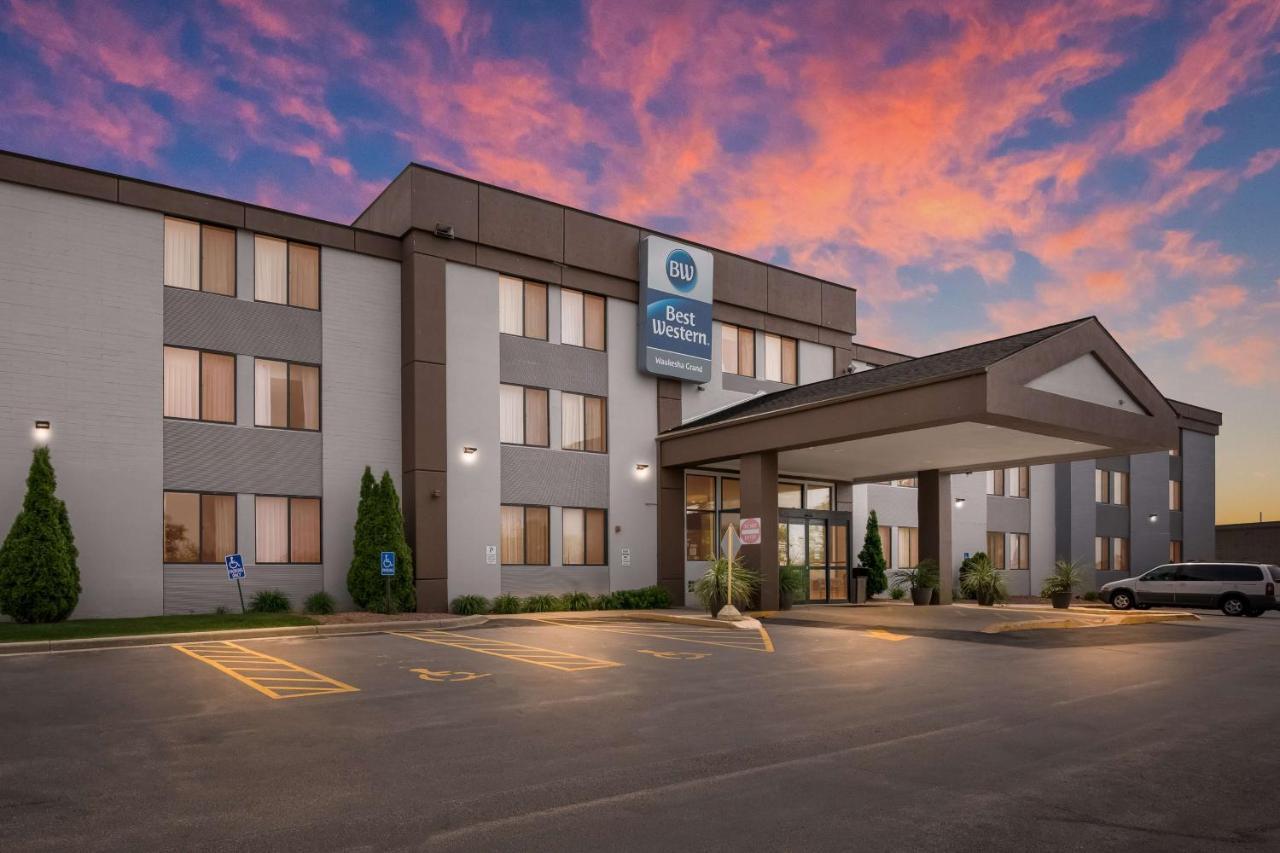 Best Western Waukesha Grand Pewaukee Bagian luar foto