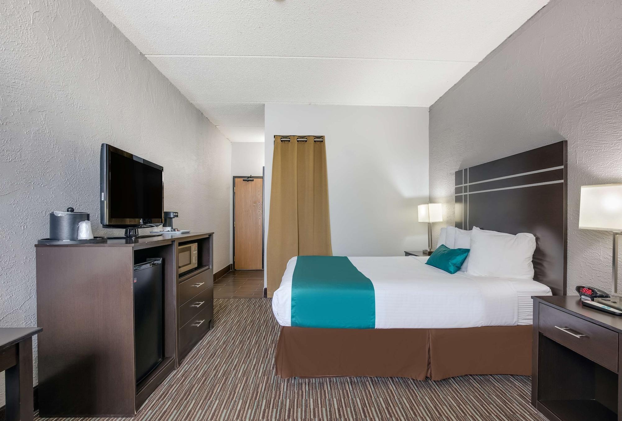 Best Western Waukesha Grand Pewaukee Bagian luar foto