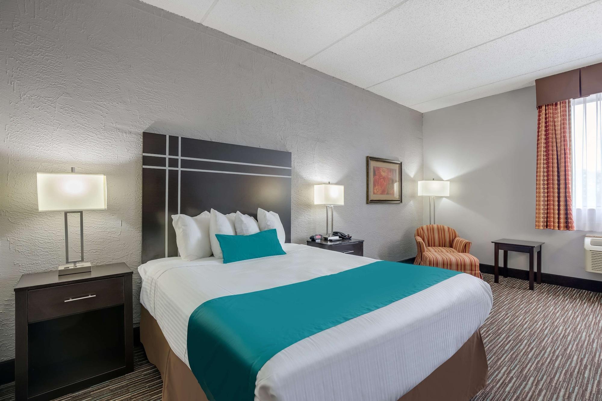 Best Western Waukesha Grand Pewaukee Bagian luar foto